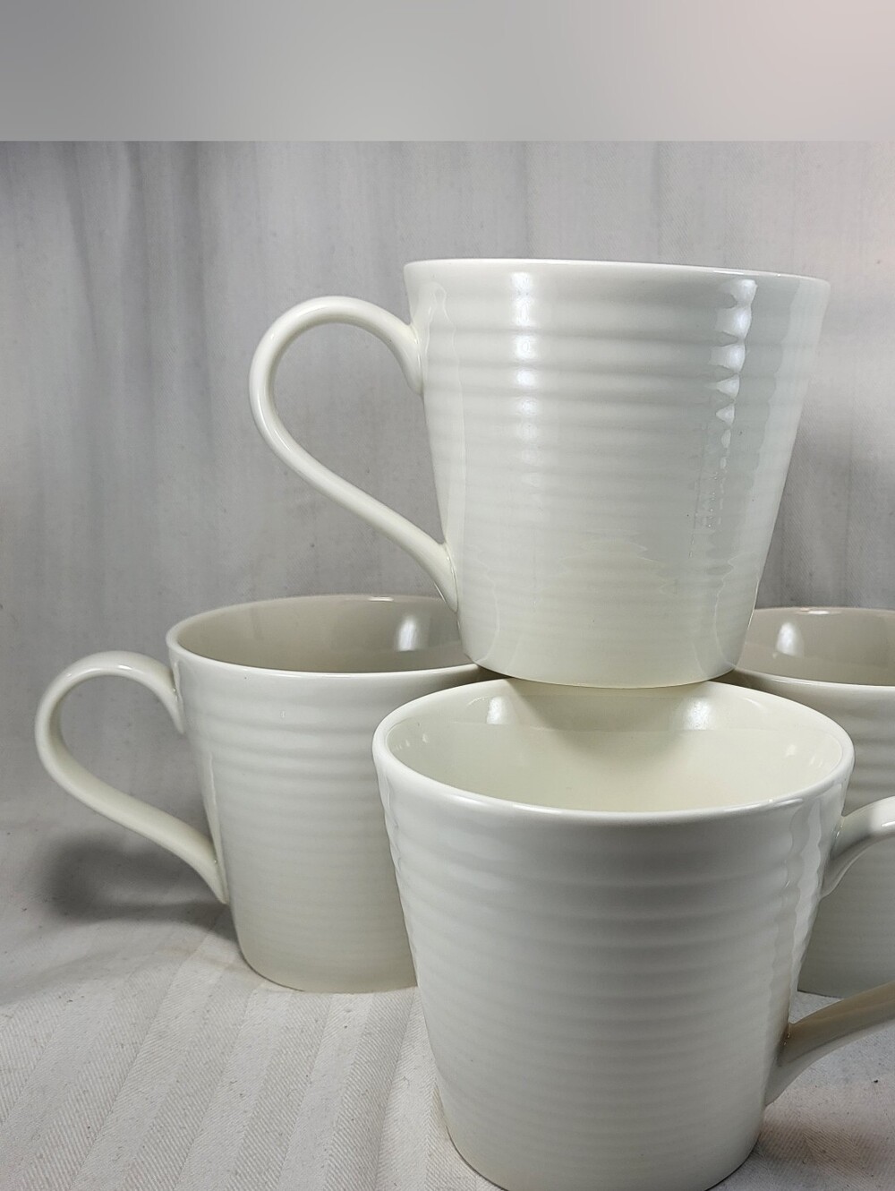 Royal Doulton Gordon Ramsay Maze MUGS Set of 4 White w Ribbed Lines 12 oz Cups